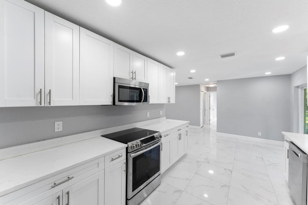 LOXAHATCHEE GROVES - Residential Lease