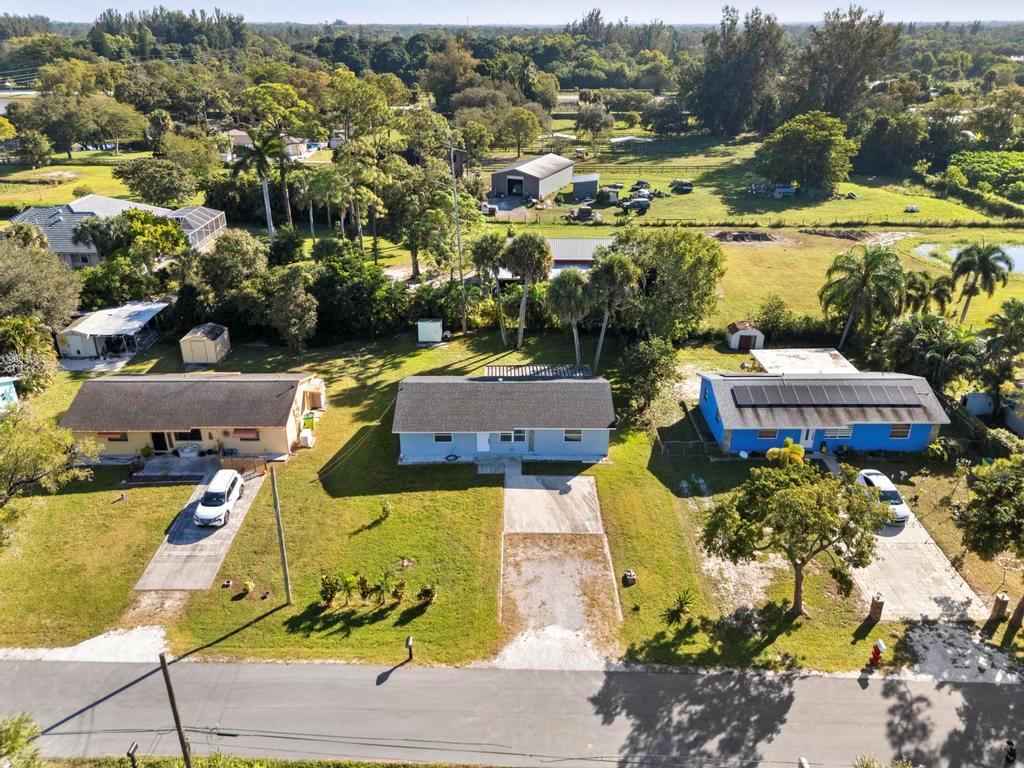 LOXAHATCHEE GROVES - Residential Lease