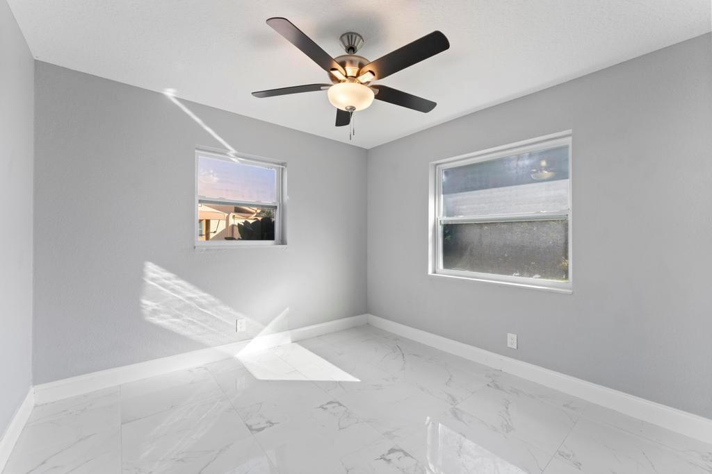 LOXAHATCHEE GROVES - Residential Lease