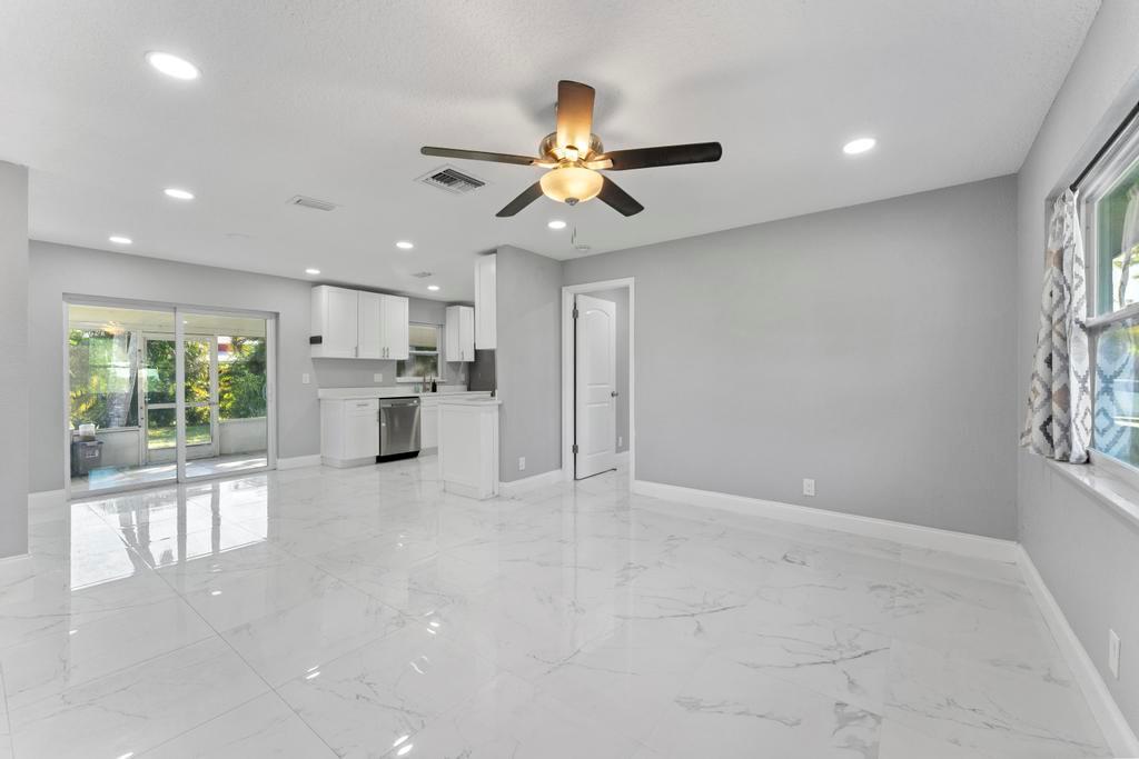 LOXAHATCHEE GROVES - Residential Lease