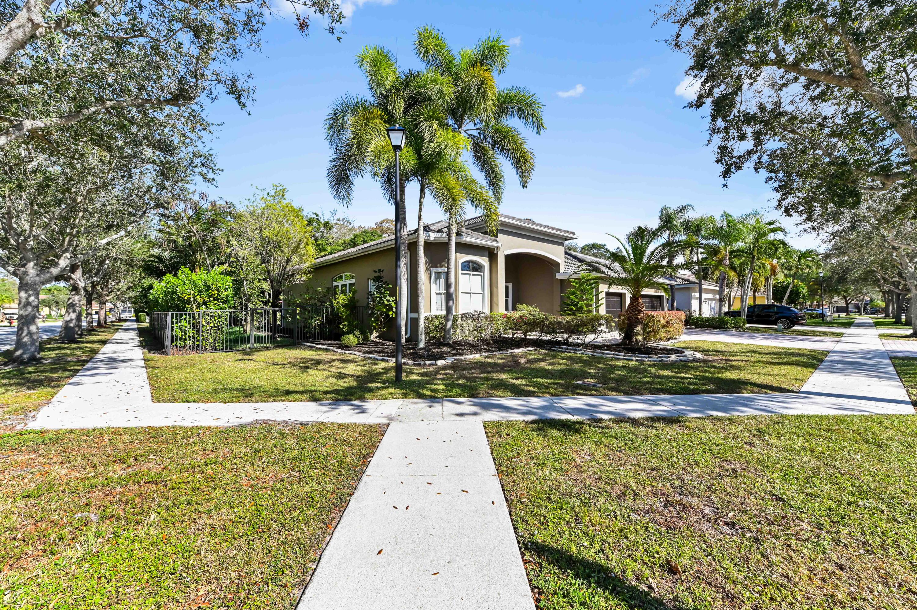 FIELDSTONE - Residential