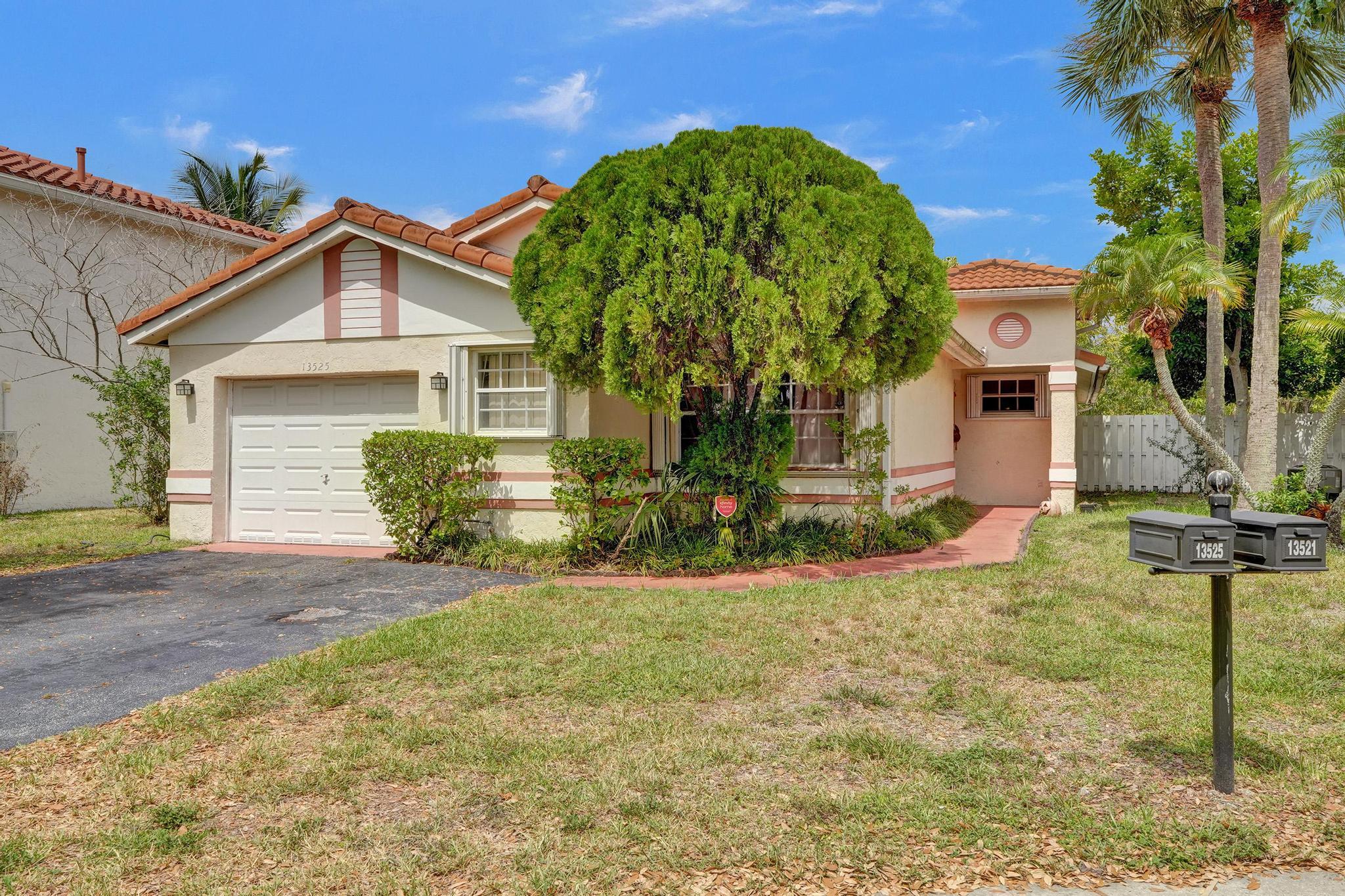 13525 NW 5th Court, Plantation FL 33325