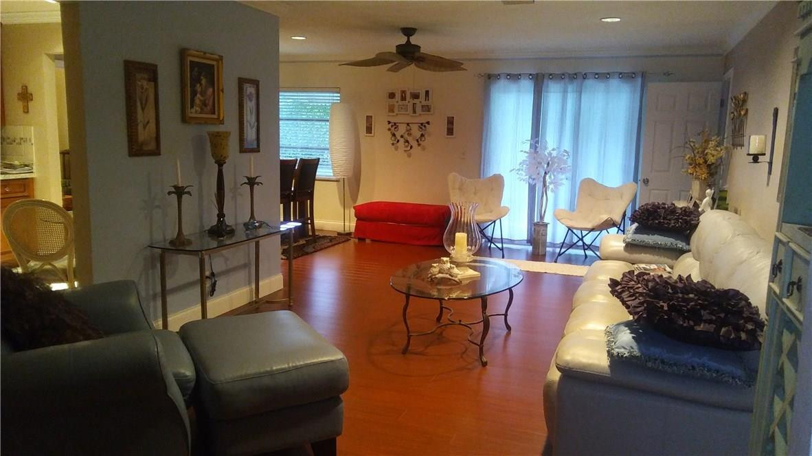Delray Villas 01 - Residential