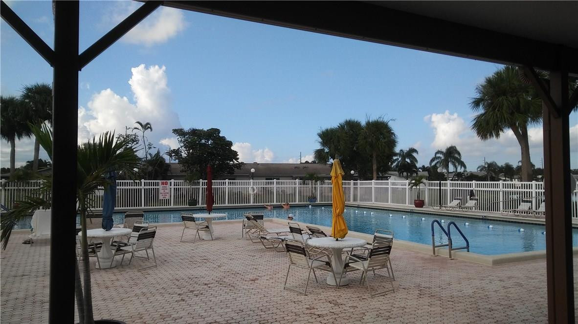 Delray Villas 01 - Residential