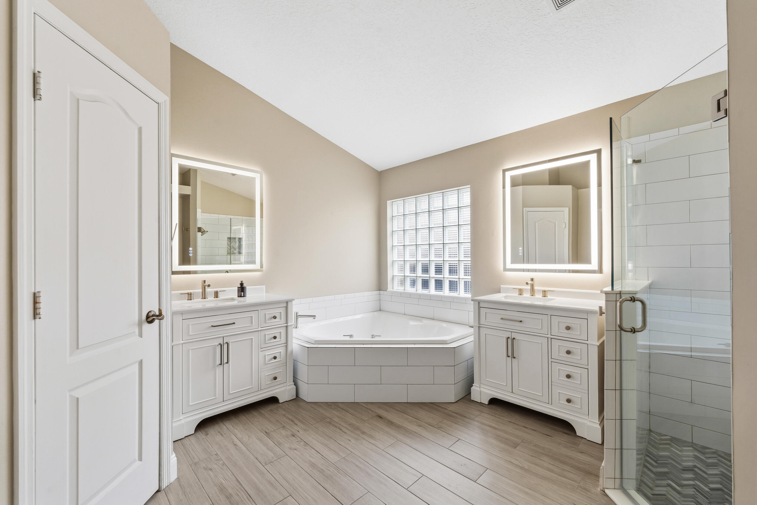 ISLESWORTH - Residential