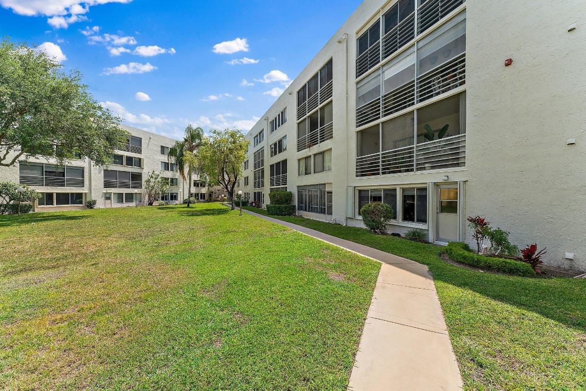 POINCIANA LAKES CONDO - Residential