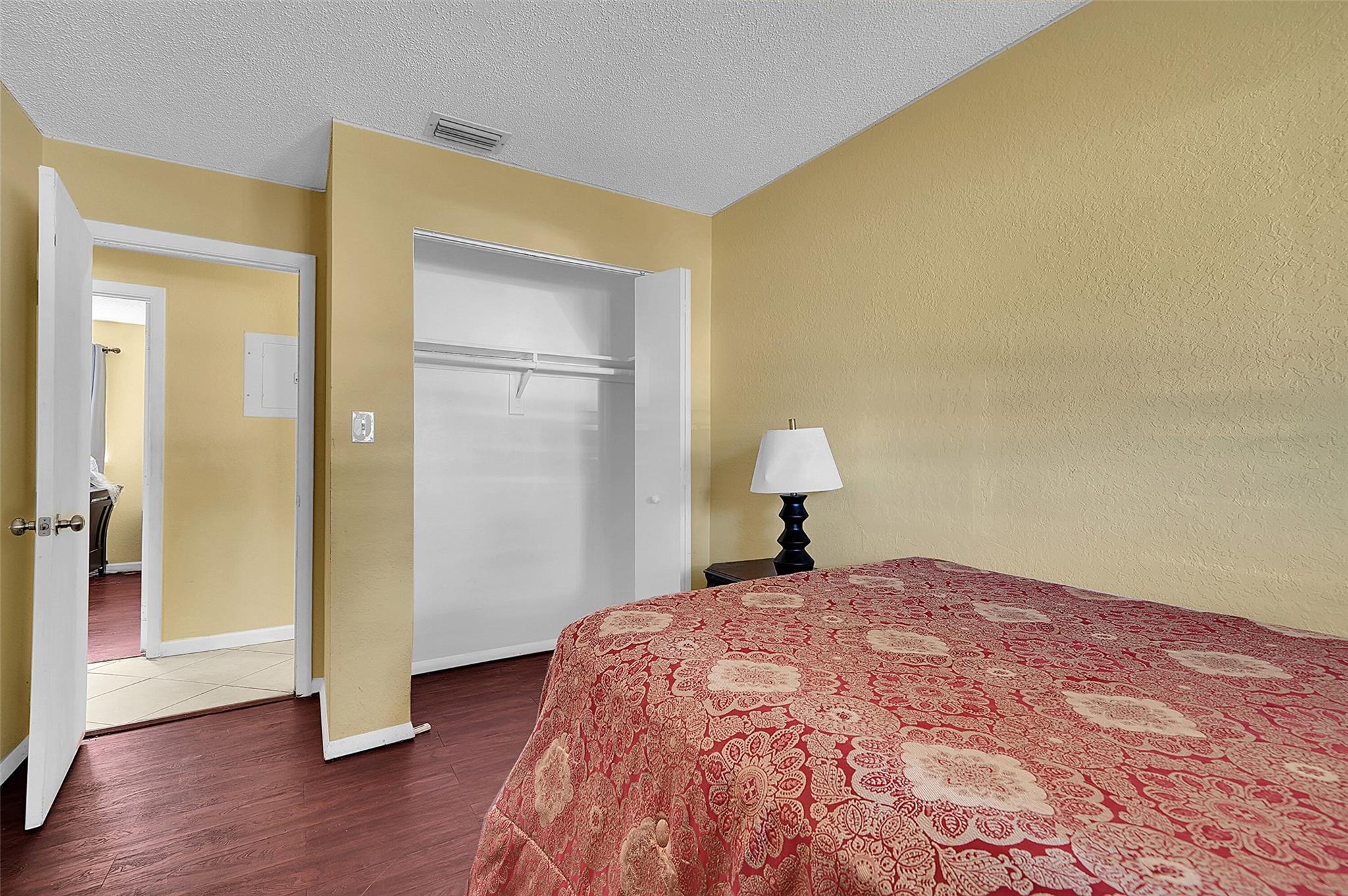 ROYAL PALMS PARK - Residential