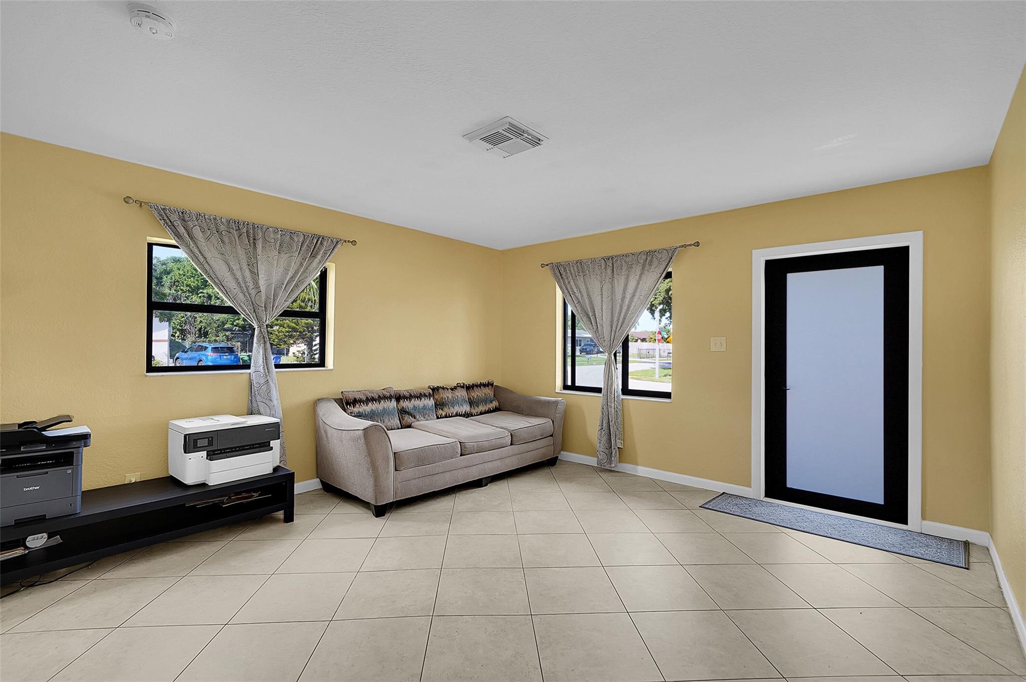 ROYAL PALMS PARK - Residential