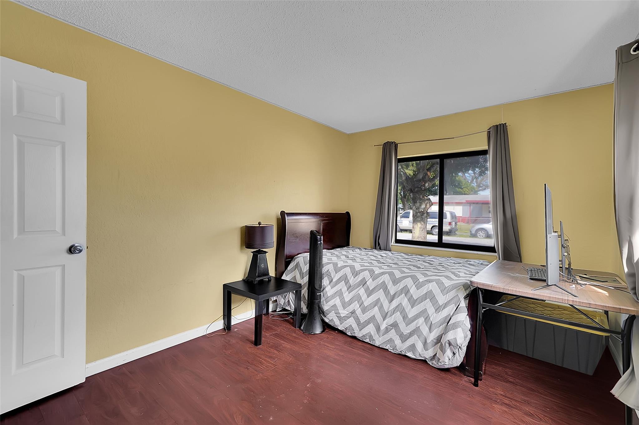 ROYAL PALMS PARK - Residential