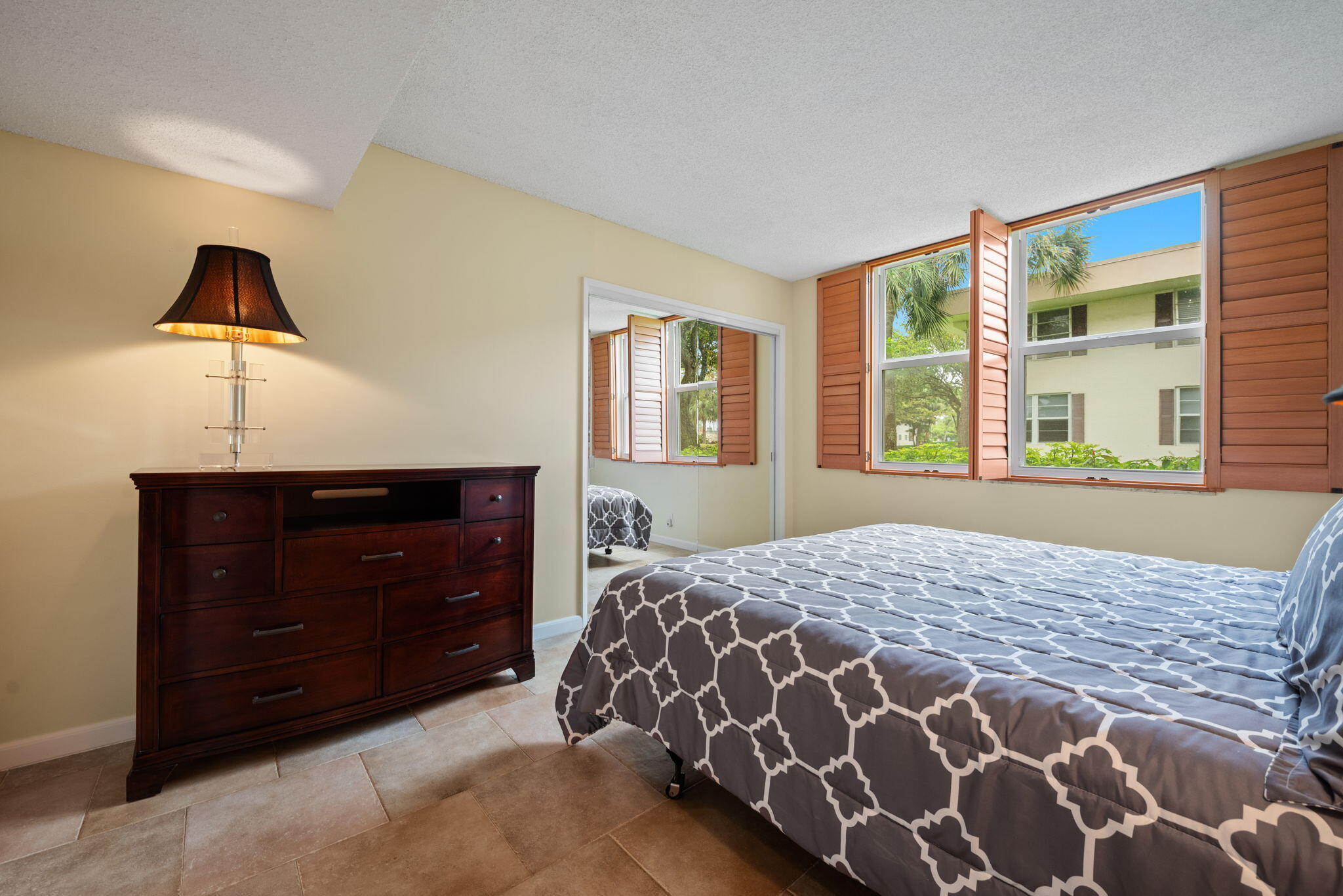 NO 27 PALM-AIRE COUNTRY CLUB - Residential