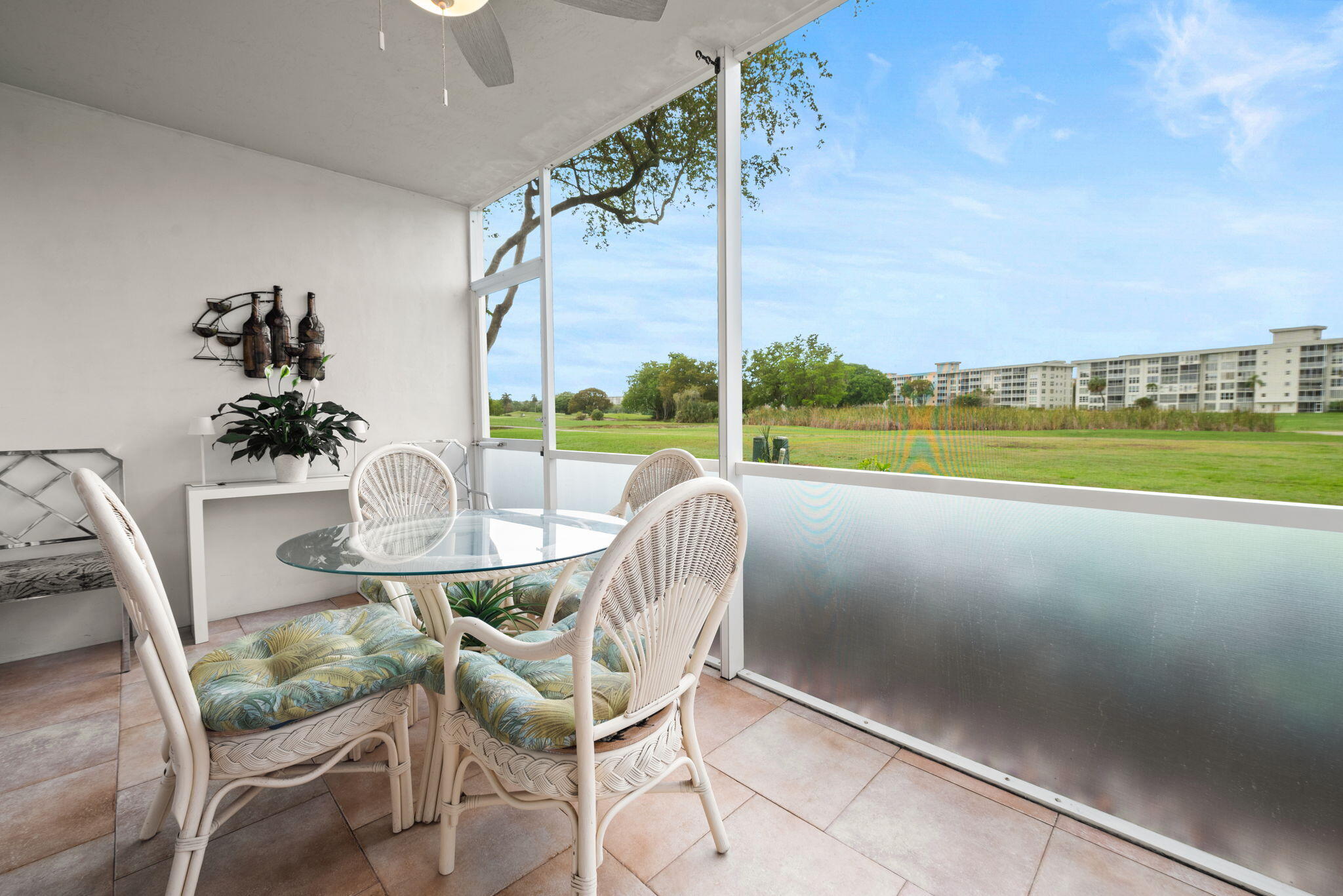 NO 27 PALM-AIRE COUNTRY CLUB - Residential