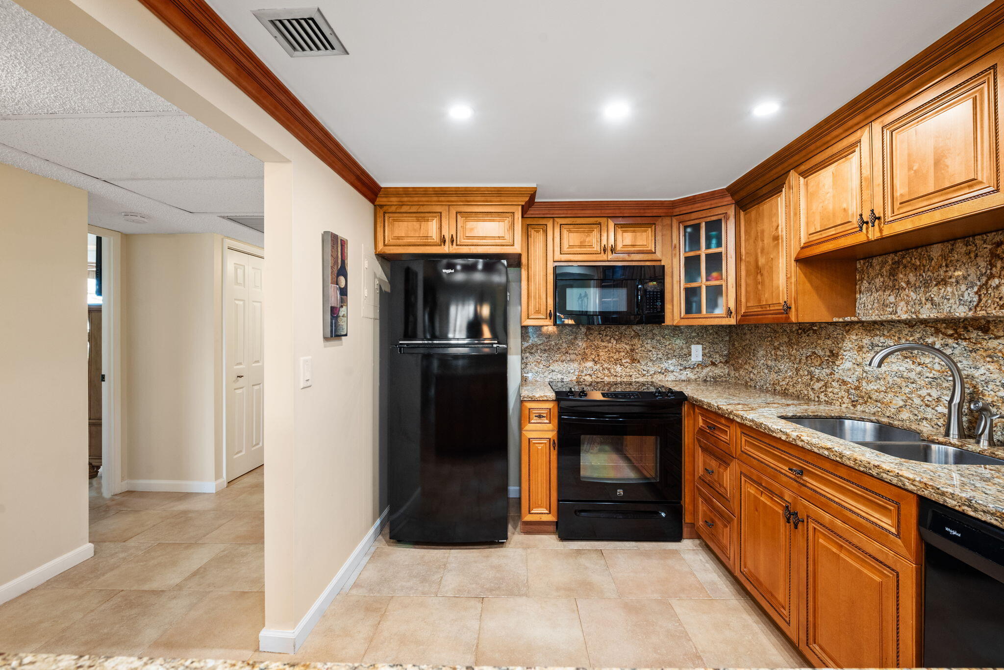 NO 27 PALM-AIRE COUNTRY CLUB - Residential