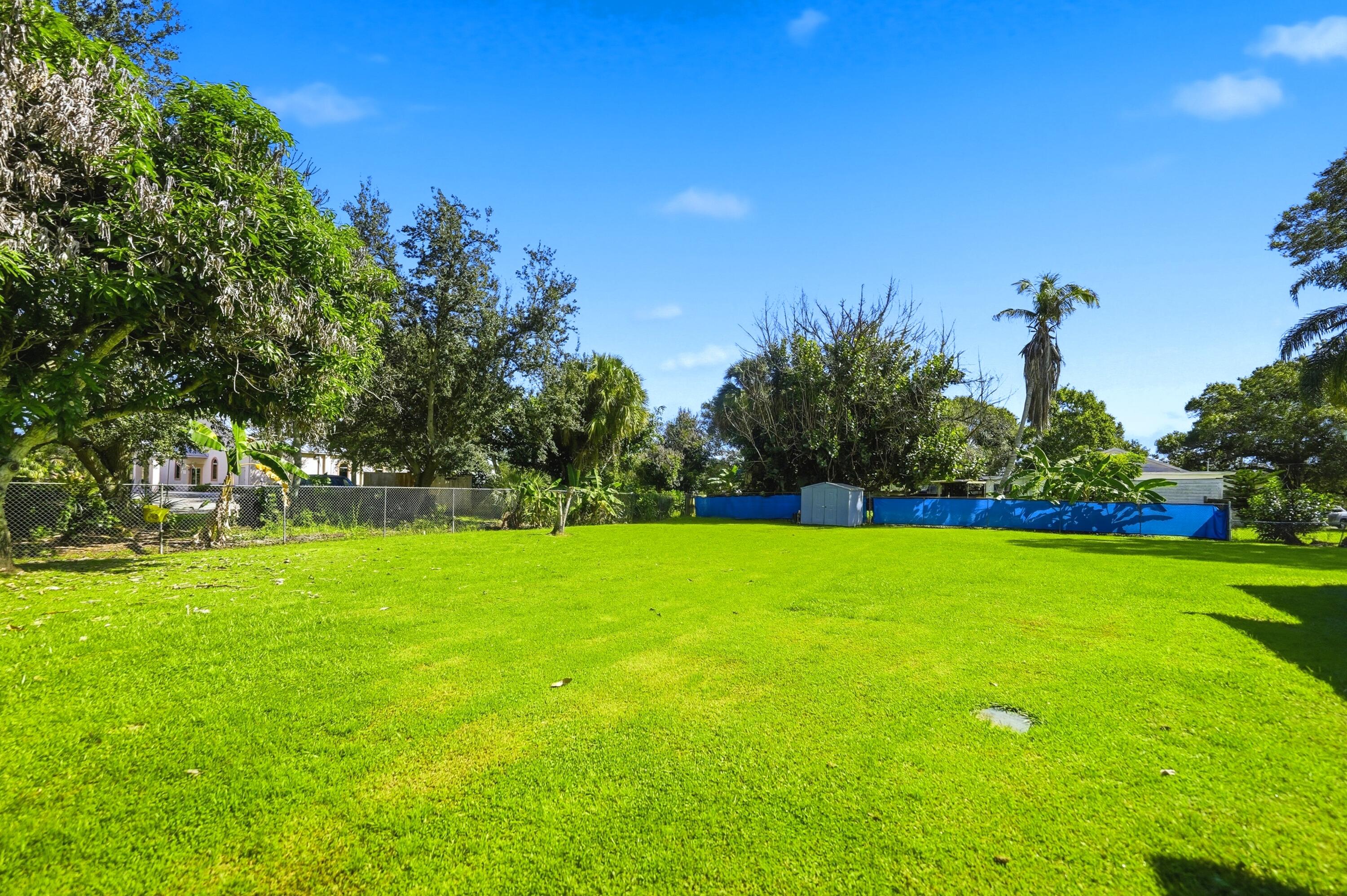 3306 MEADOW Lane