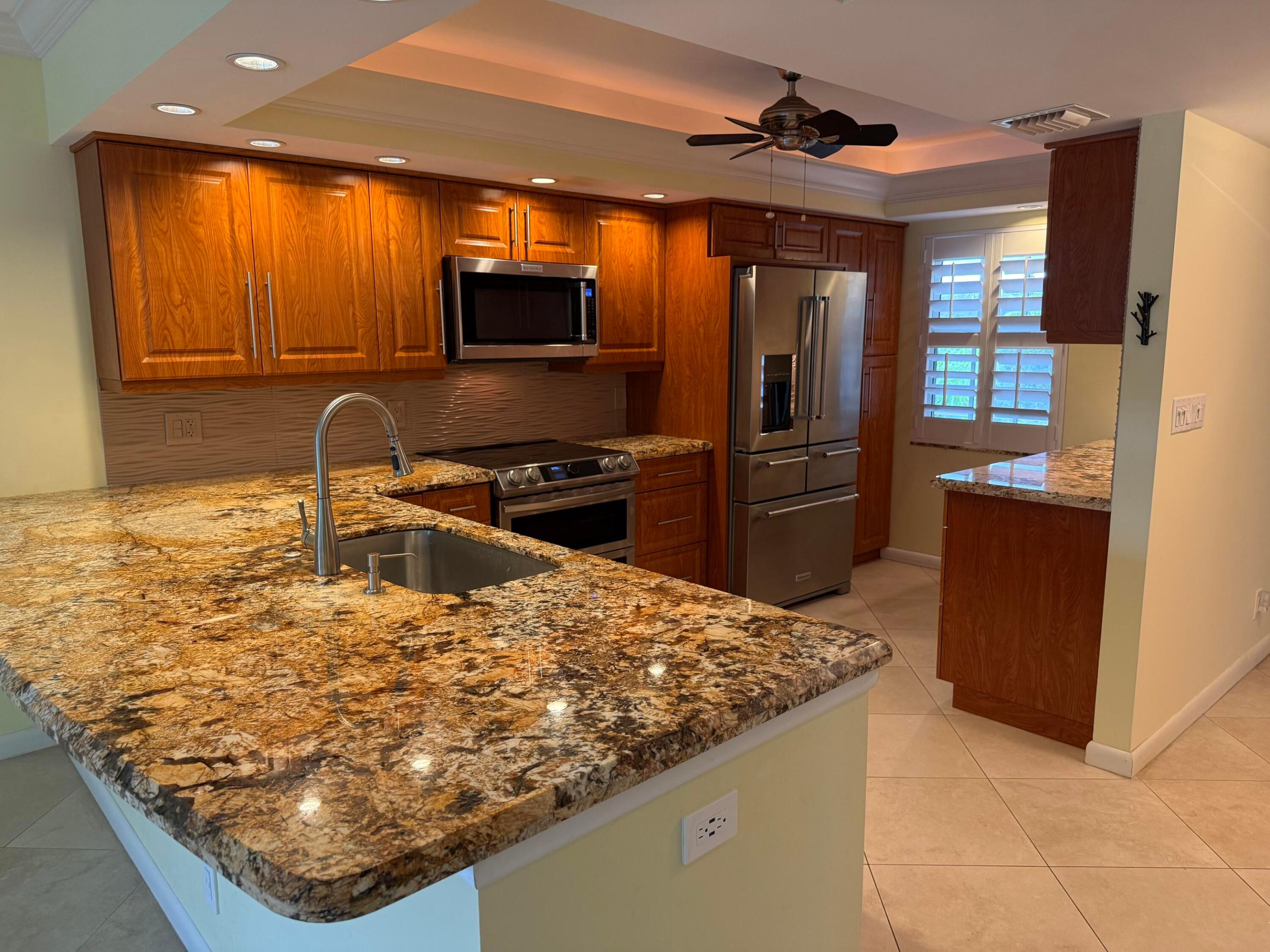 NO 77 PALM-AIRE COUNTRY CLUB - Residential