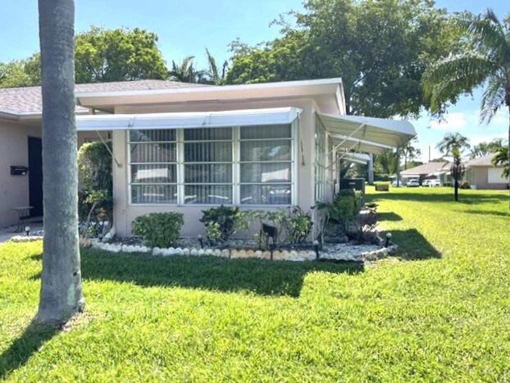 Photo of 1350 High Point Way Way SE #D, Delray Beach, FL 33445 (MLS # B26027047)