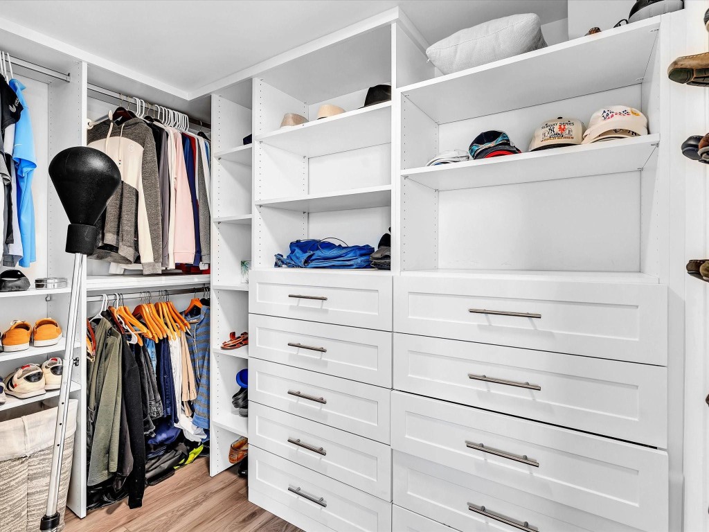 PLAZA EAST - Residential