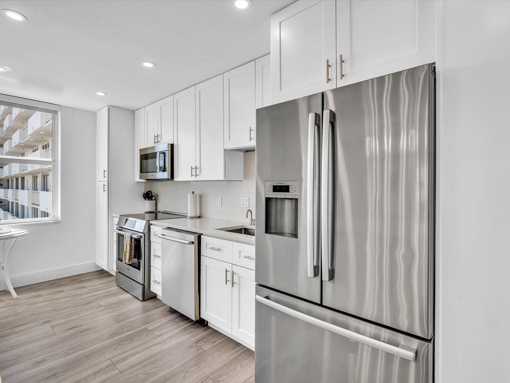 PLAZA EAST - Residential