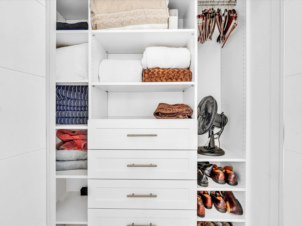 PLAZA EAST - Residential