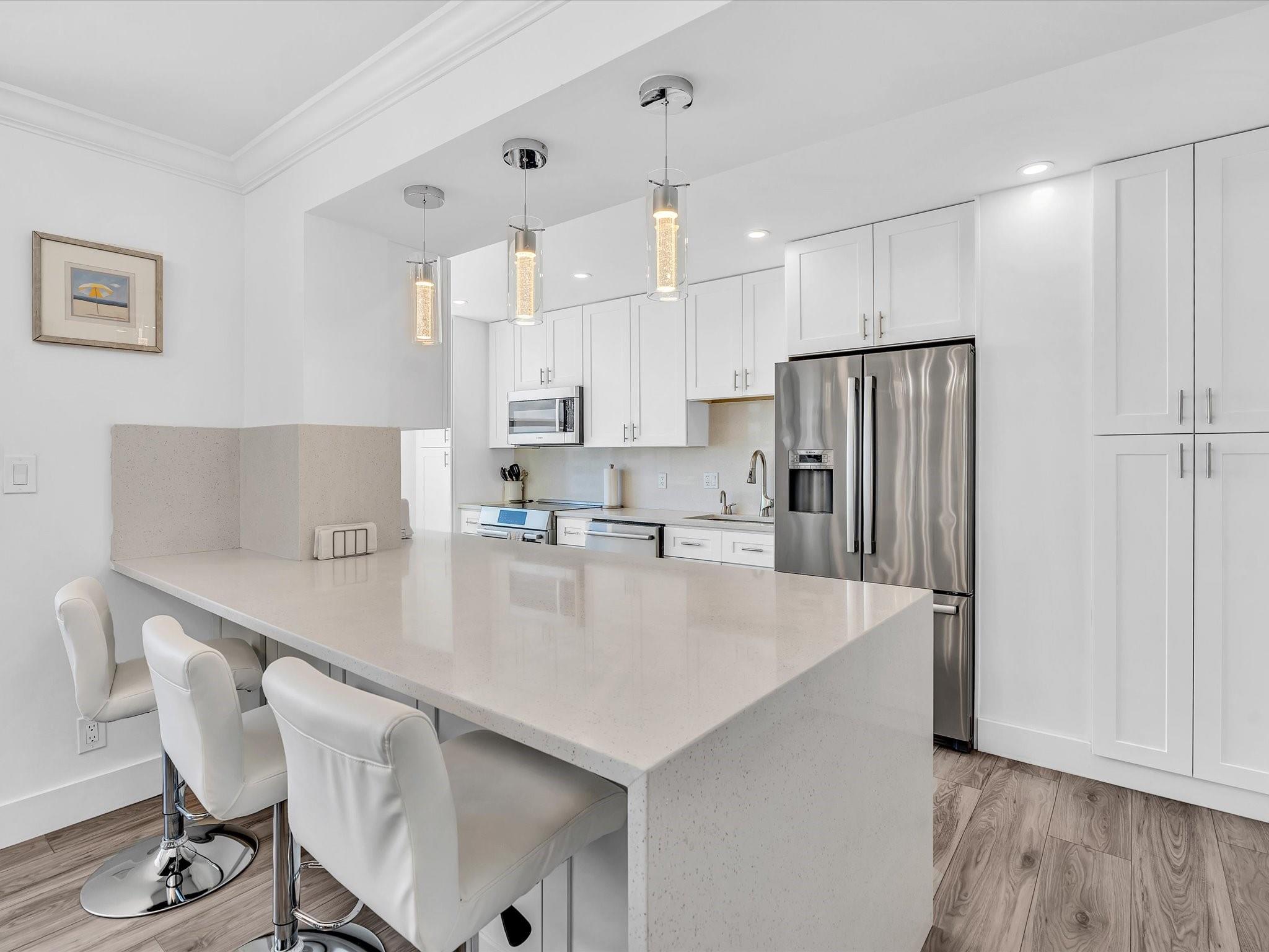 PLAZA EAST - Residential