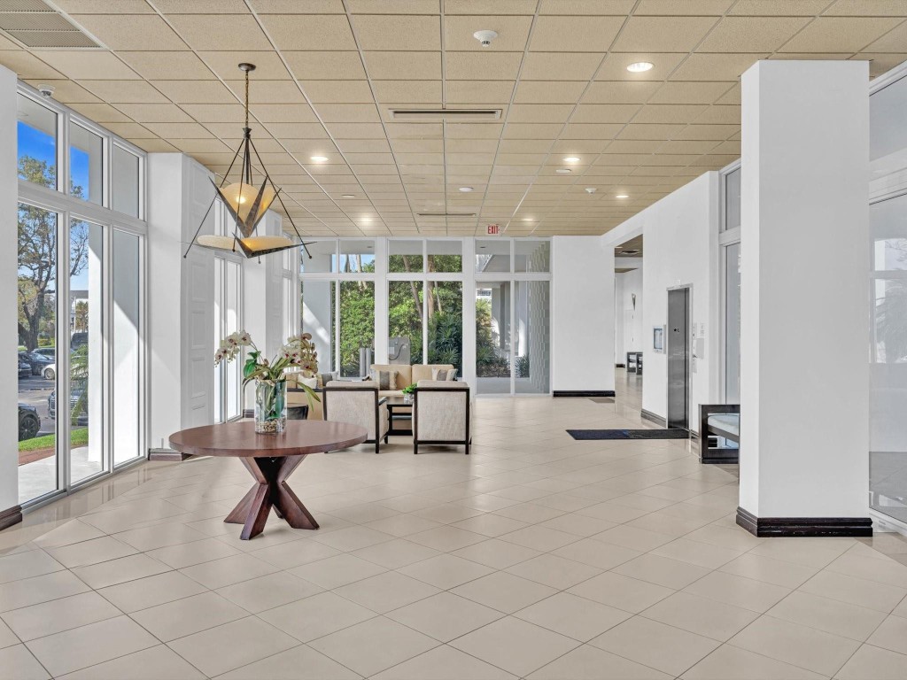 PLAZA EAST - Residential