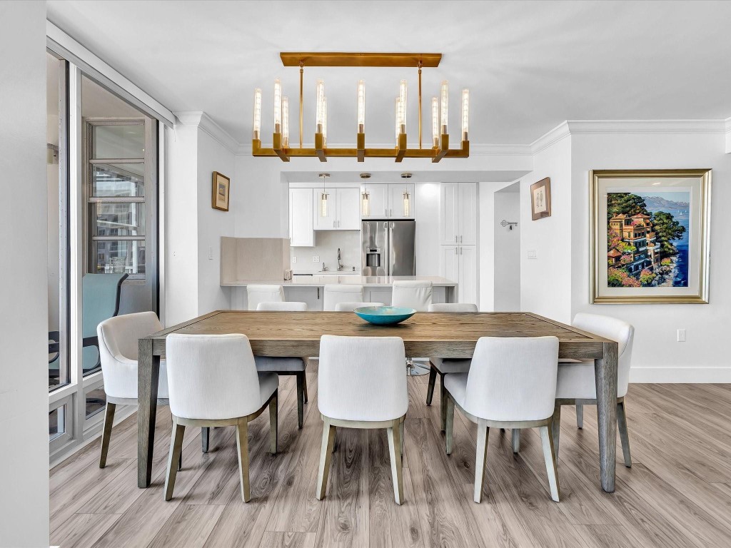 PLAZA EAST - Residential