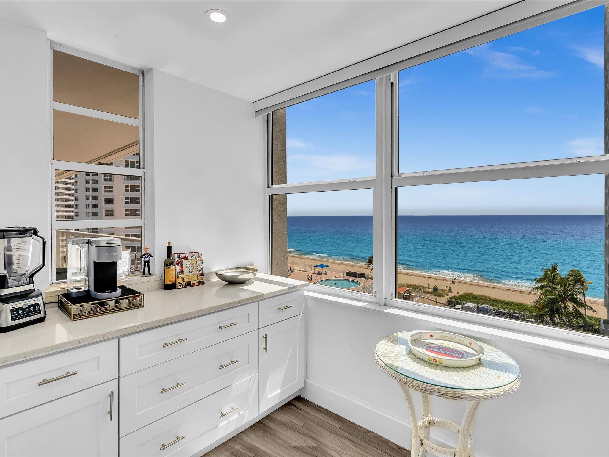 PLAZA EAST - Residential