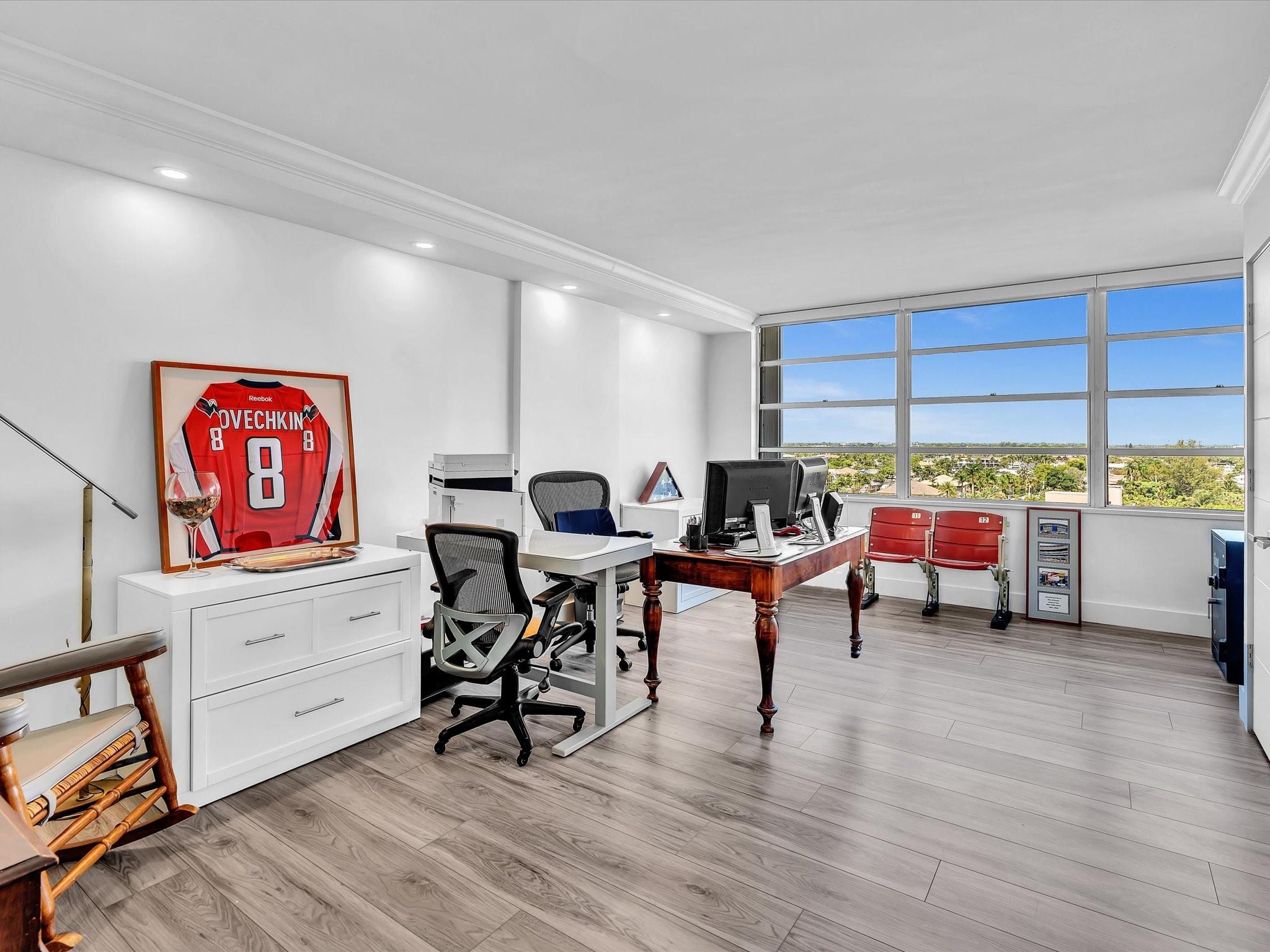 PLAZA EAST - Residential