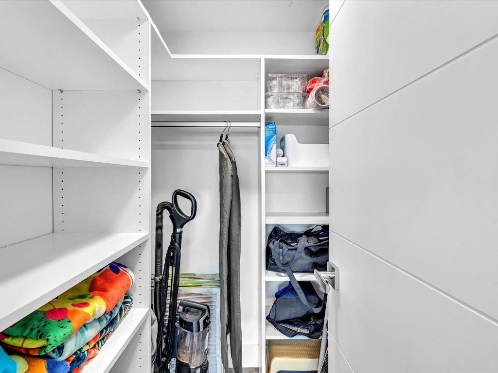 PLAZA EAST - Residential