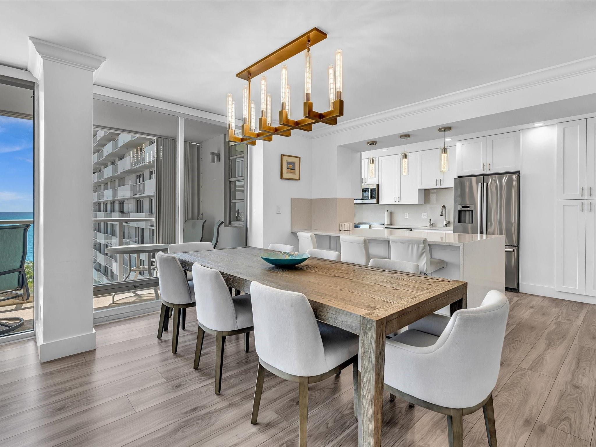 PLAZA EAST - Residential