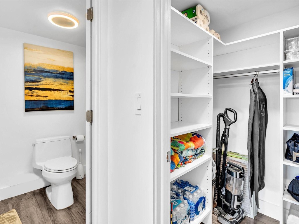 PLAZA EAST - Residential