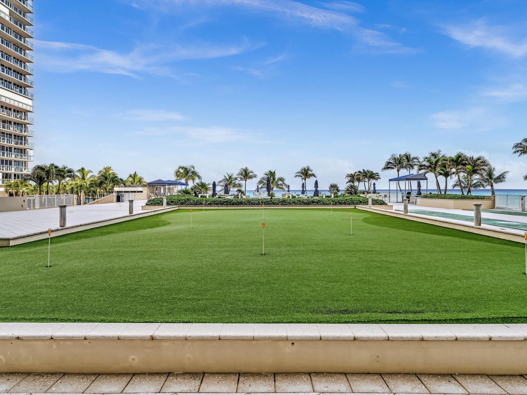 PLAZA EAST - Residential