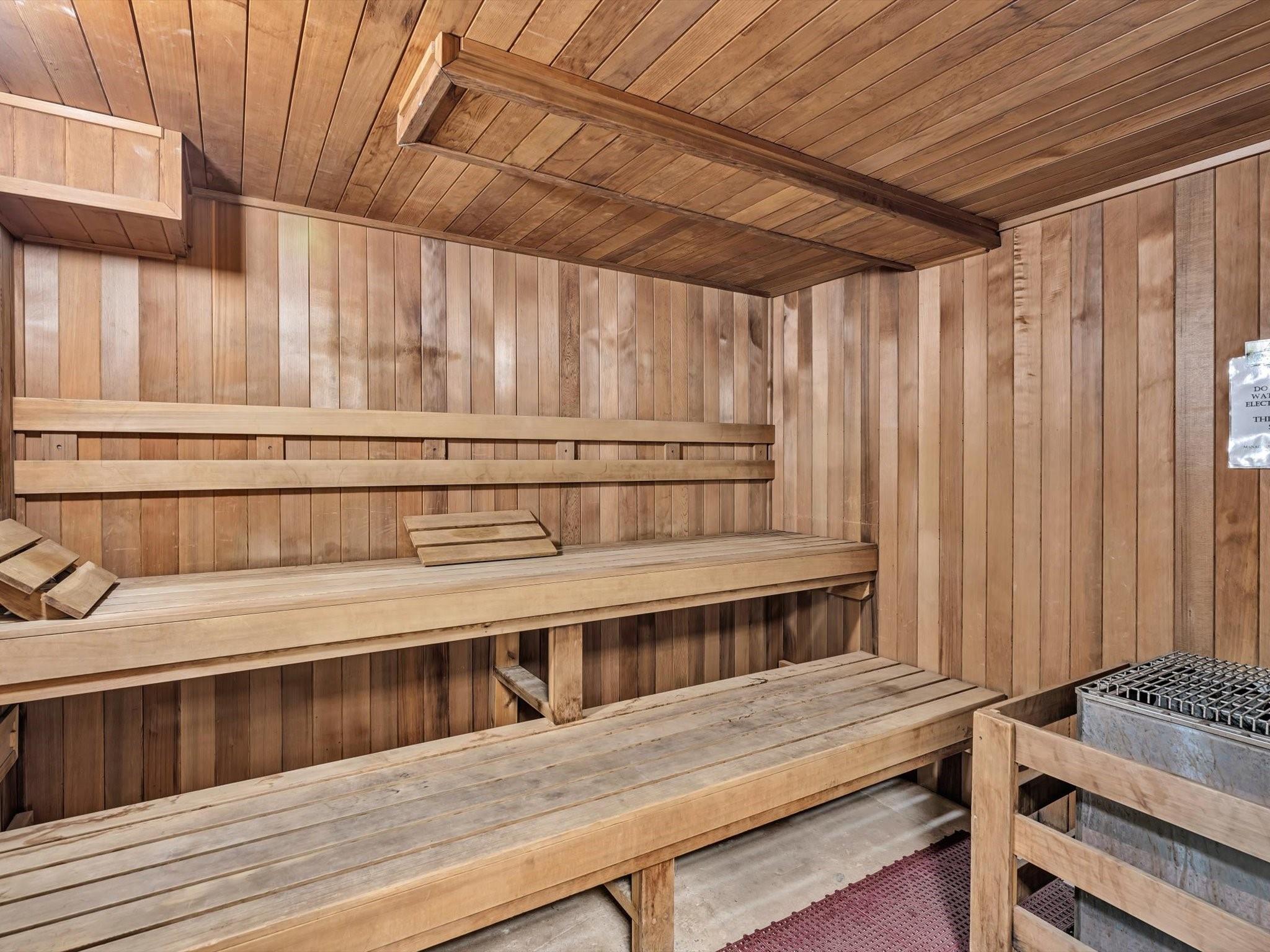 PLAZA EAST - Residential