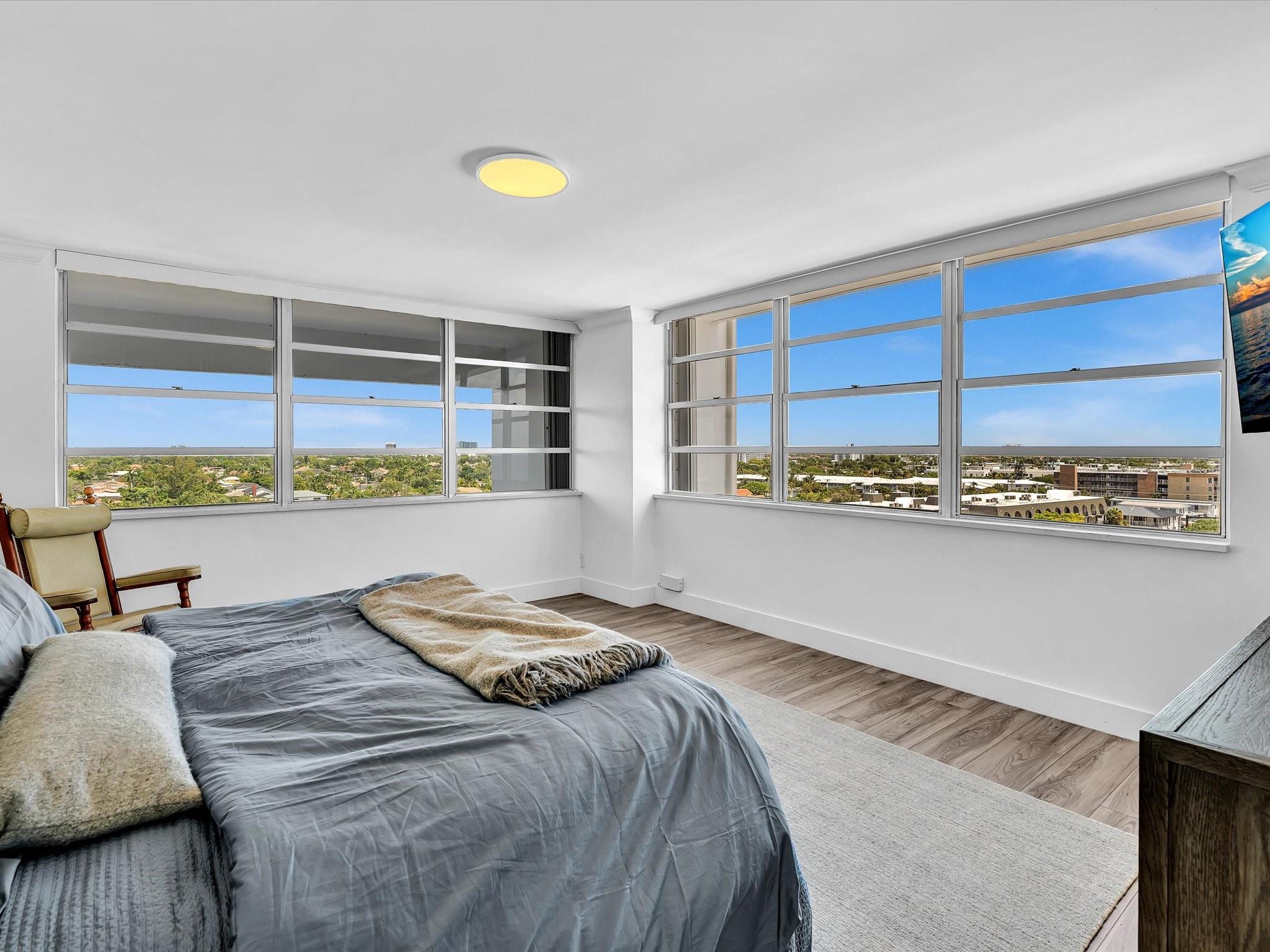 PLAZA EAST - Residential