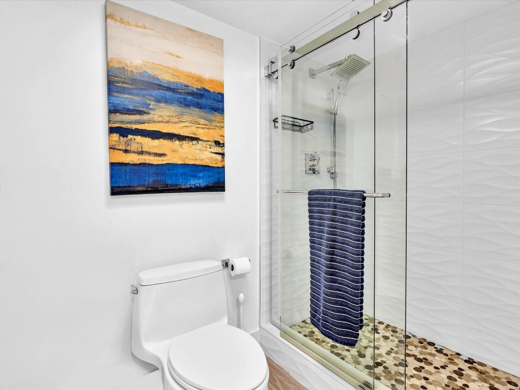 PLAZA EAST - Residential