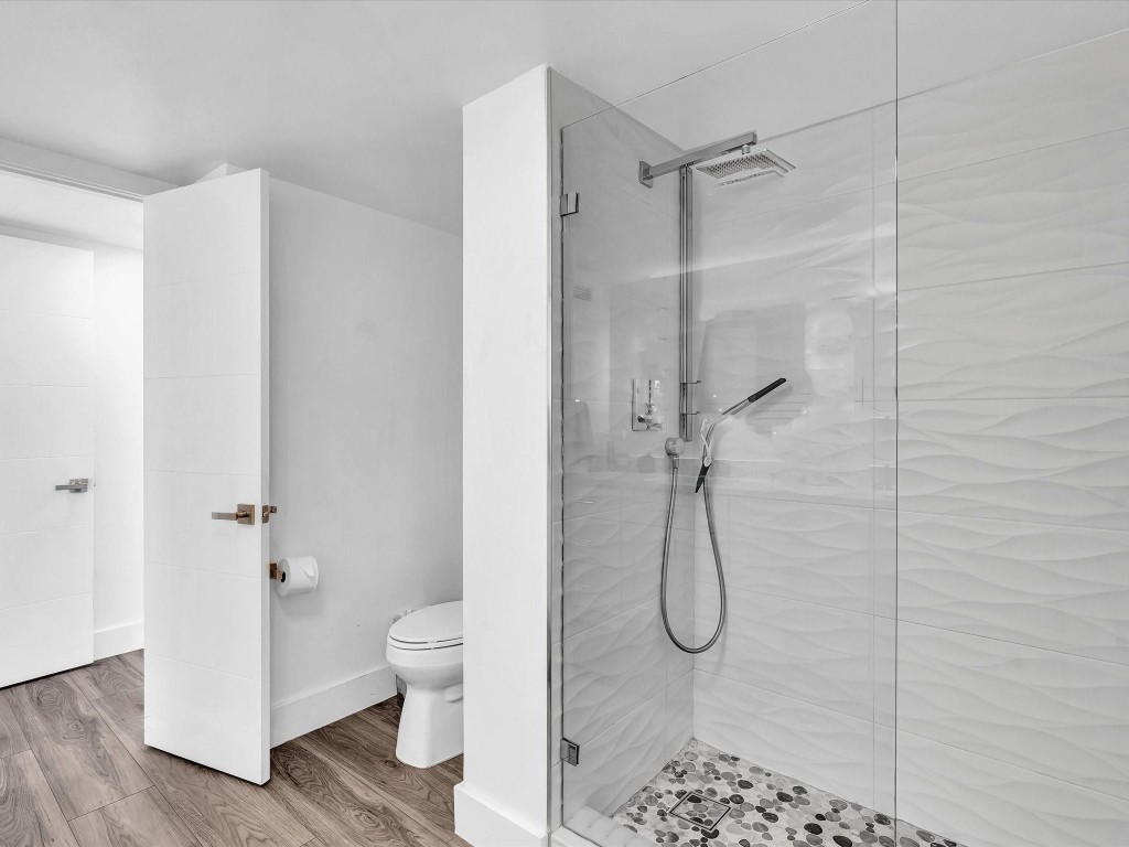 PLAZA EAST - Residential