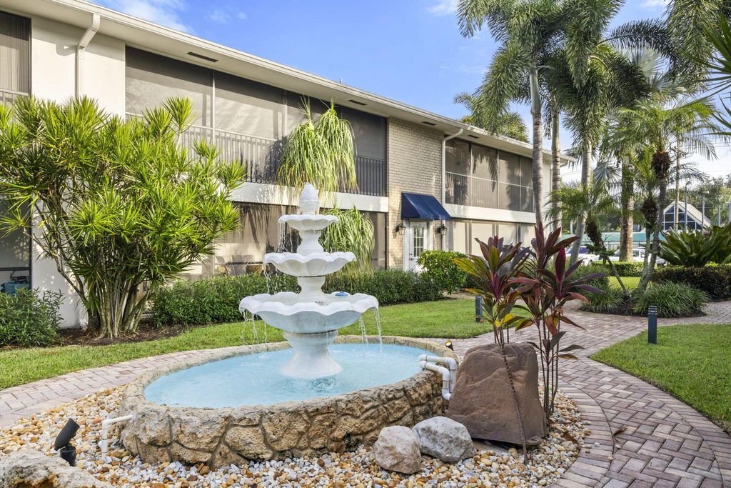 Photo of 809 NE 1st Street #3e, Delray Beach, FL 33483 (MLS # R10927731)