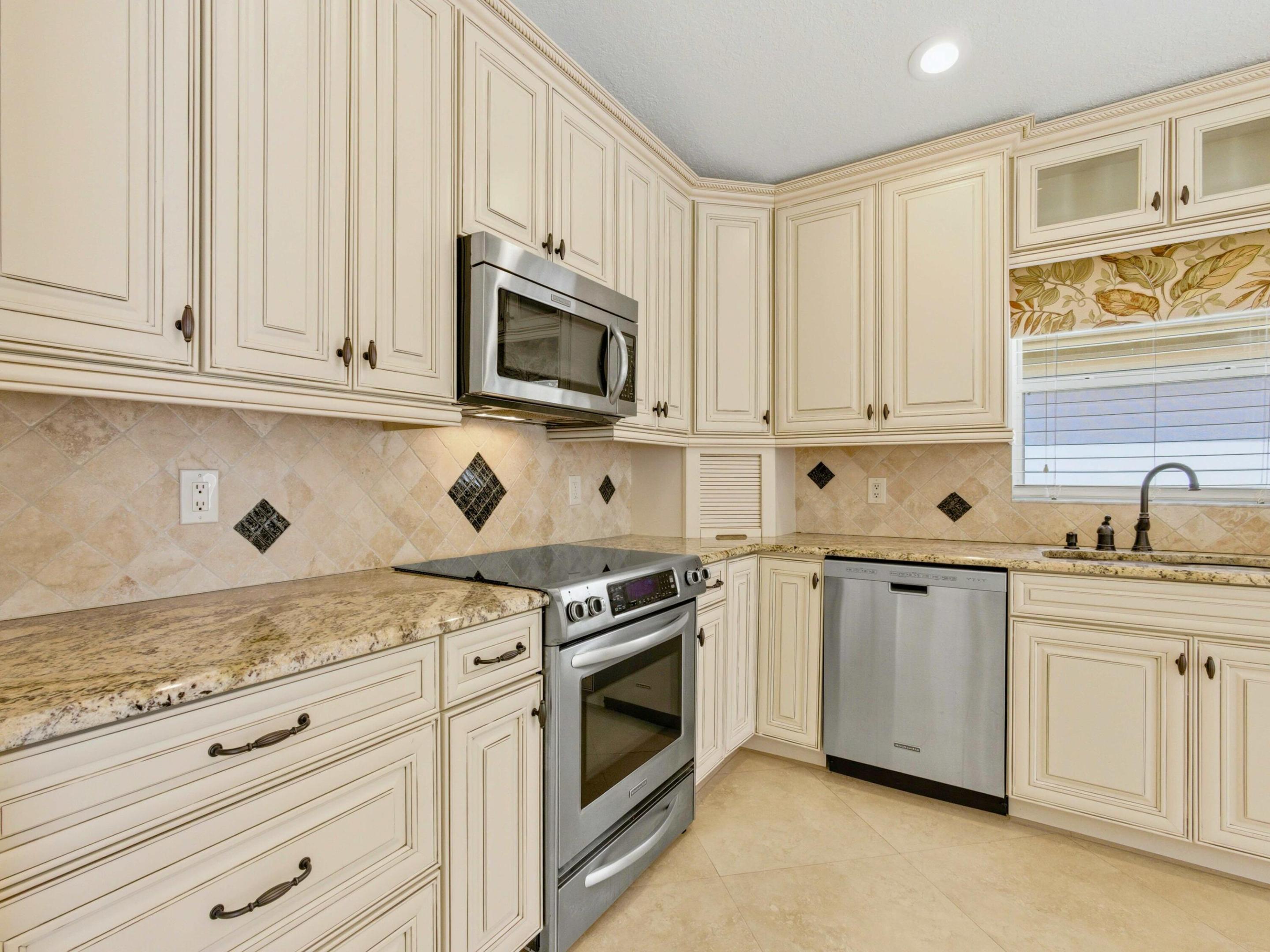 PALLADIUM TWIN LAKES - Residential