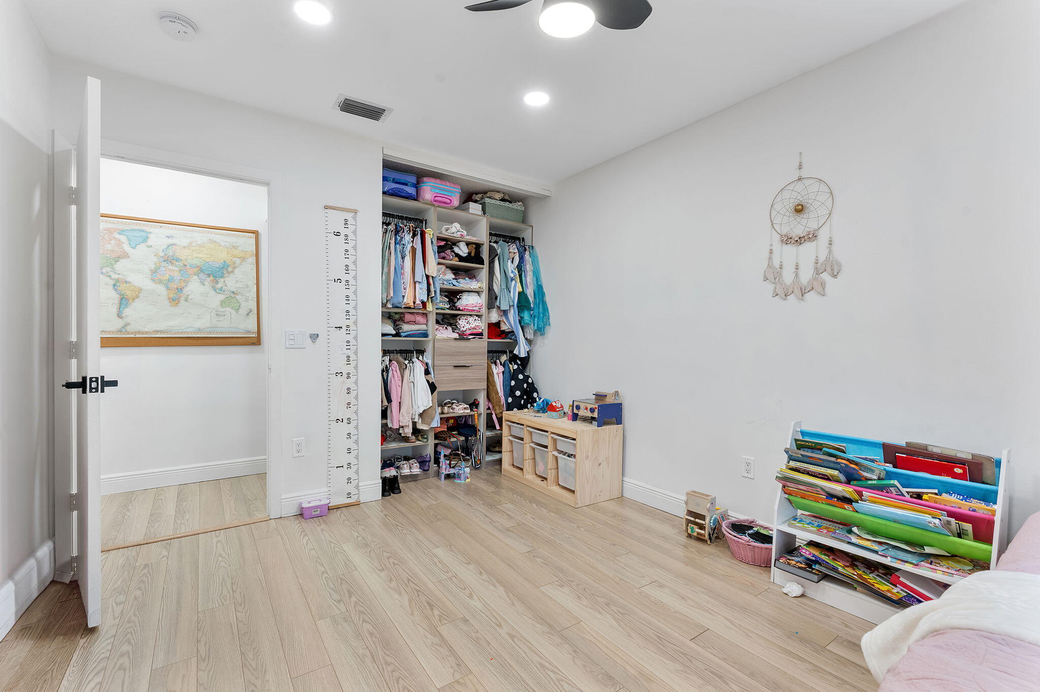 ILLUSTRE VILLAGE CONDO - Residential