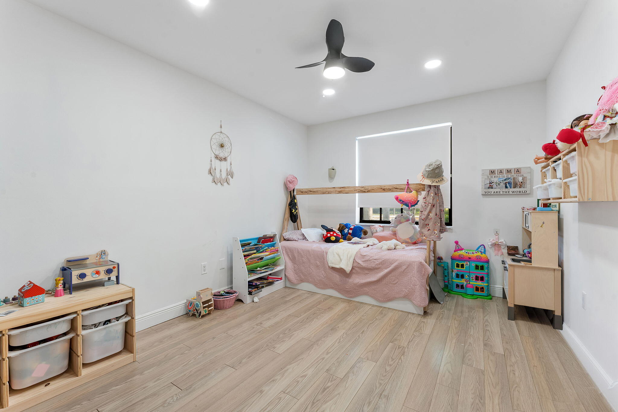 ILLUSTRE VILLAGE CONDO - Residential