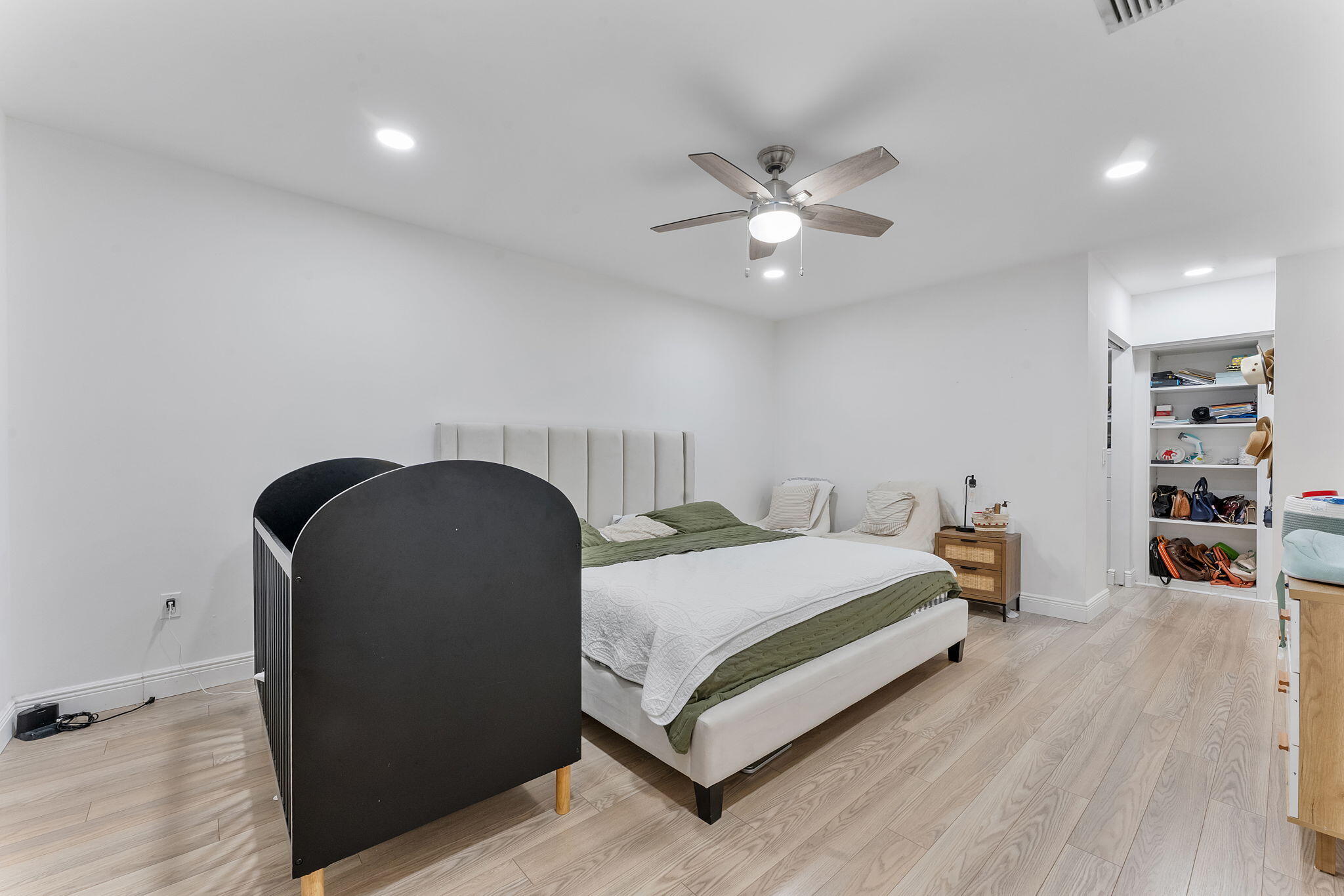 ILLUSTRE VILLAGE CONDO - Residential