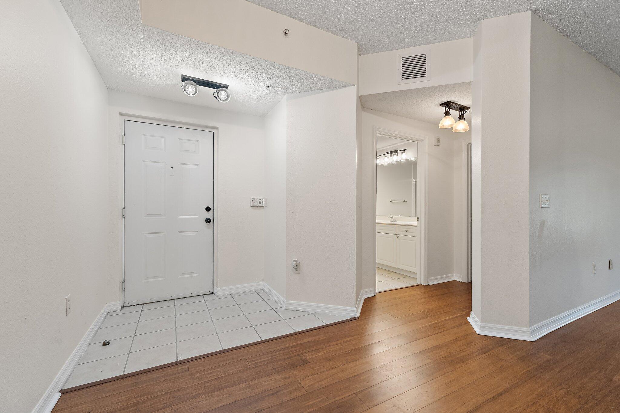 3020 ALCAZAR Place 106