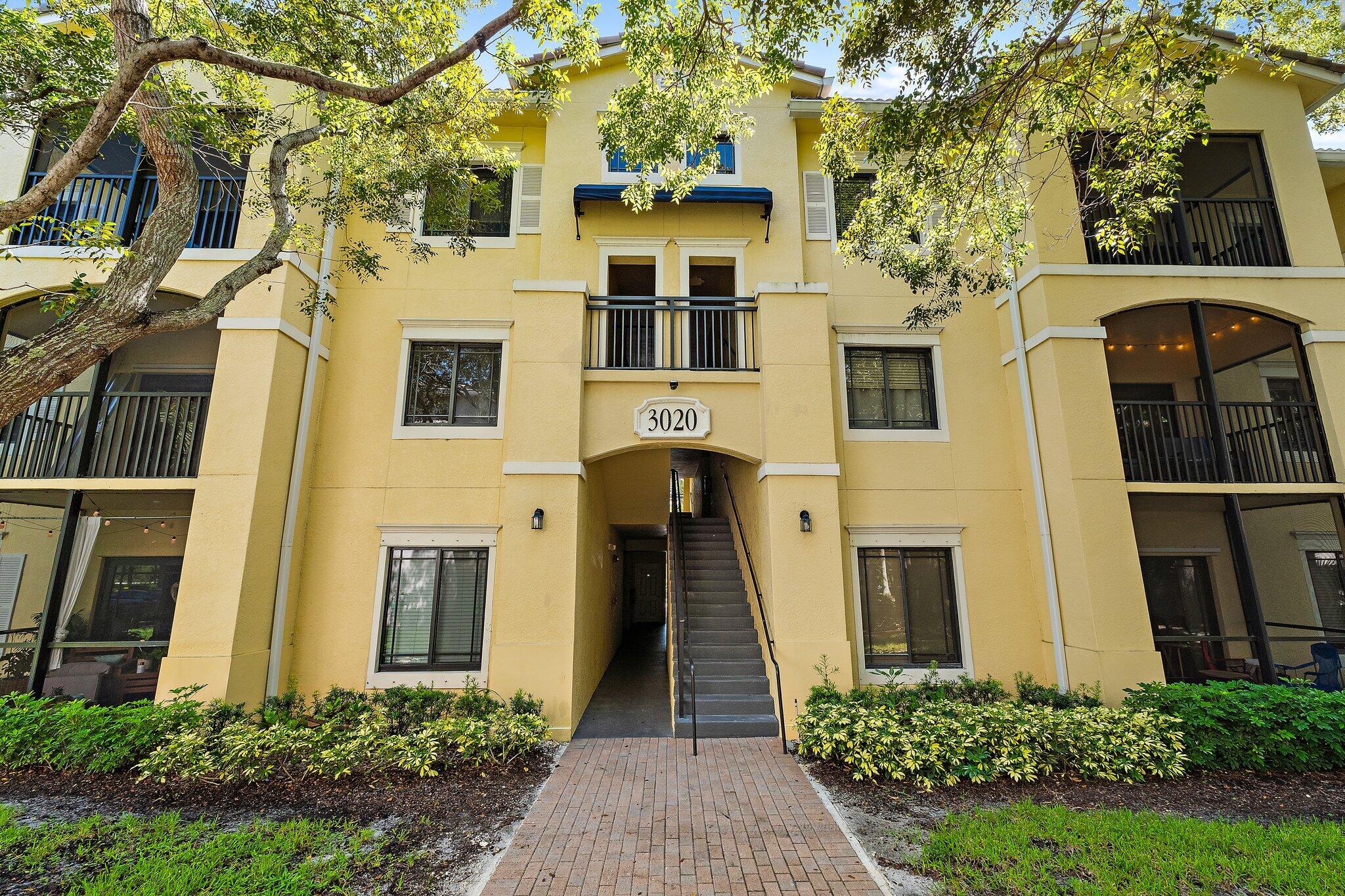 3020 ALCAZAR Place 106