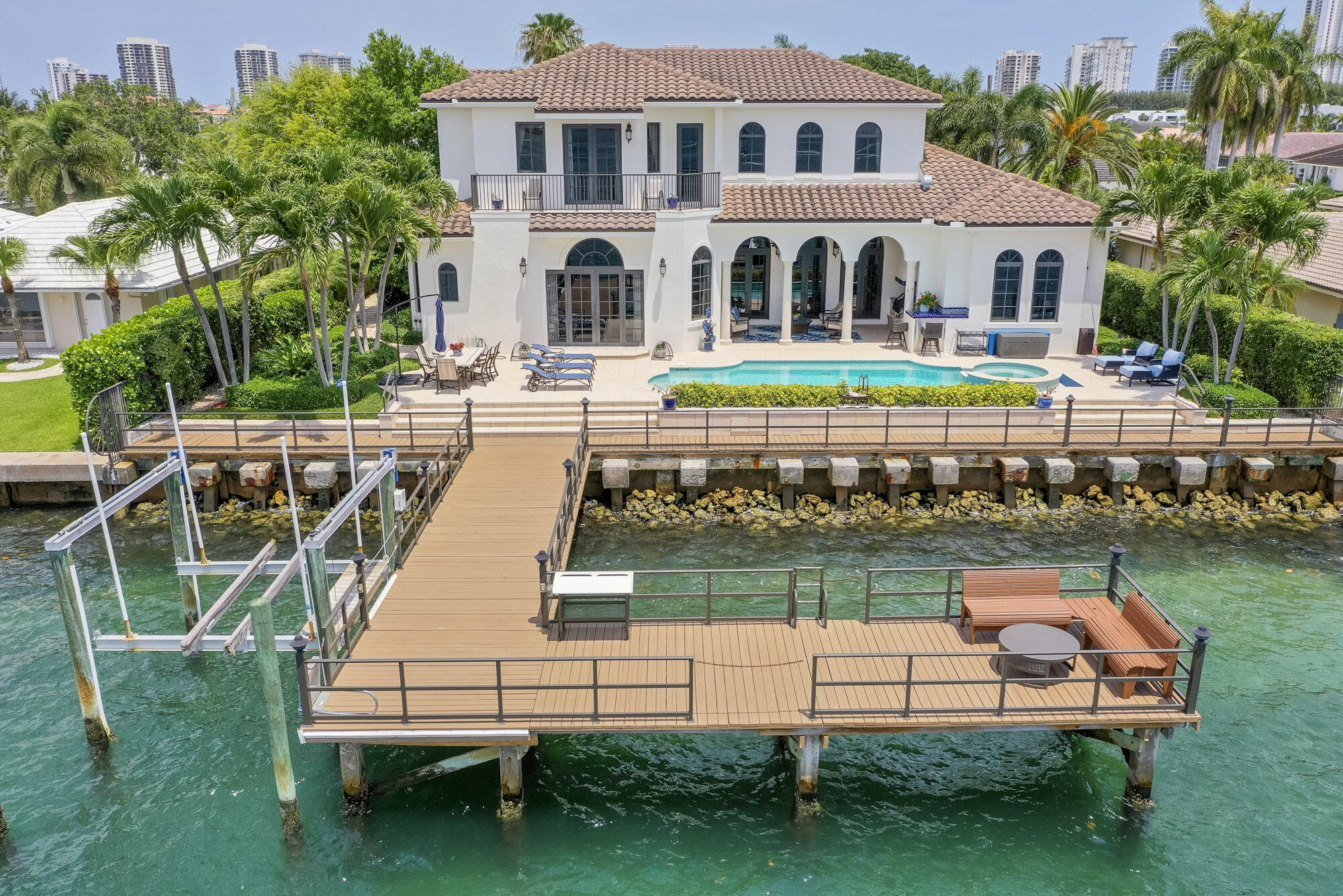 Yacht Harbor Manor - Residential