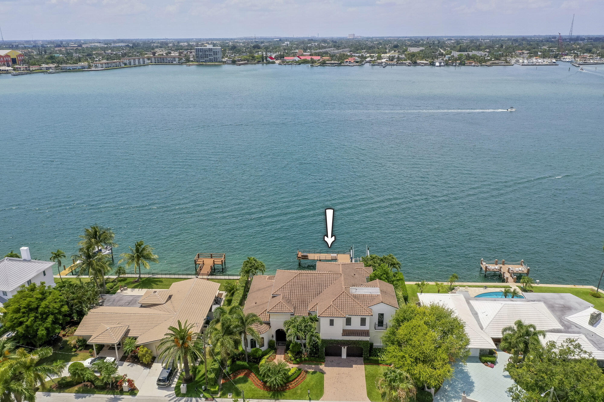 Yacht Harbor Manor - Residential