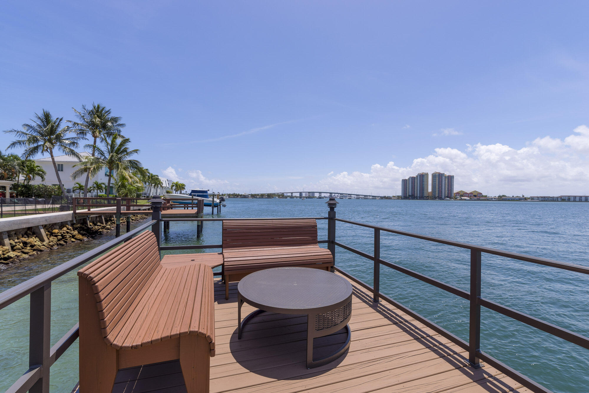 Yacht Harbor Manor - Residential