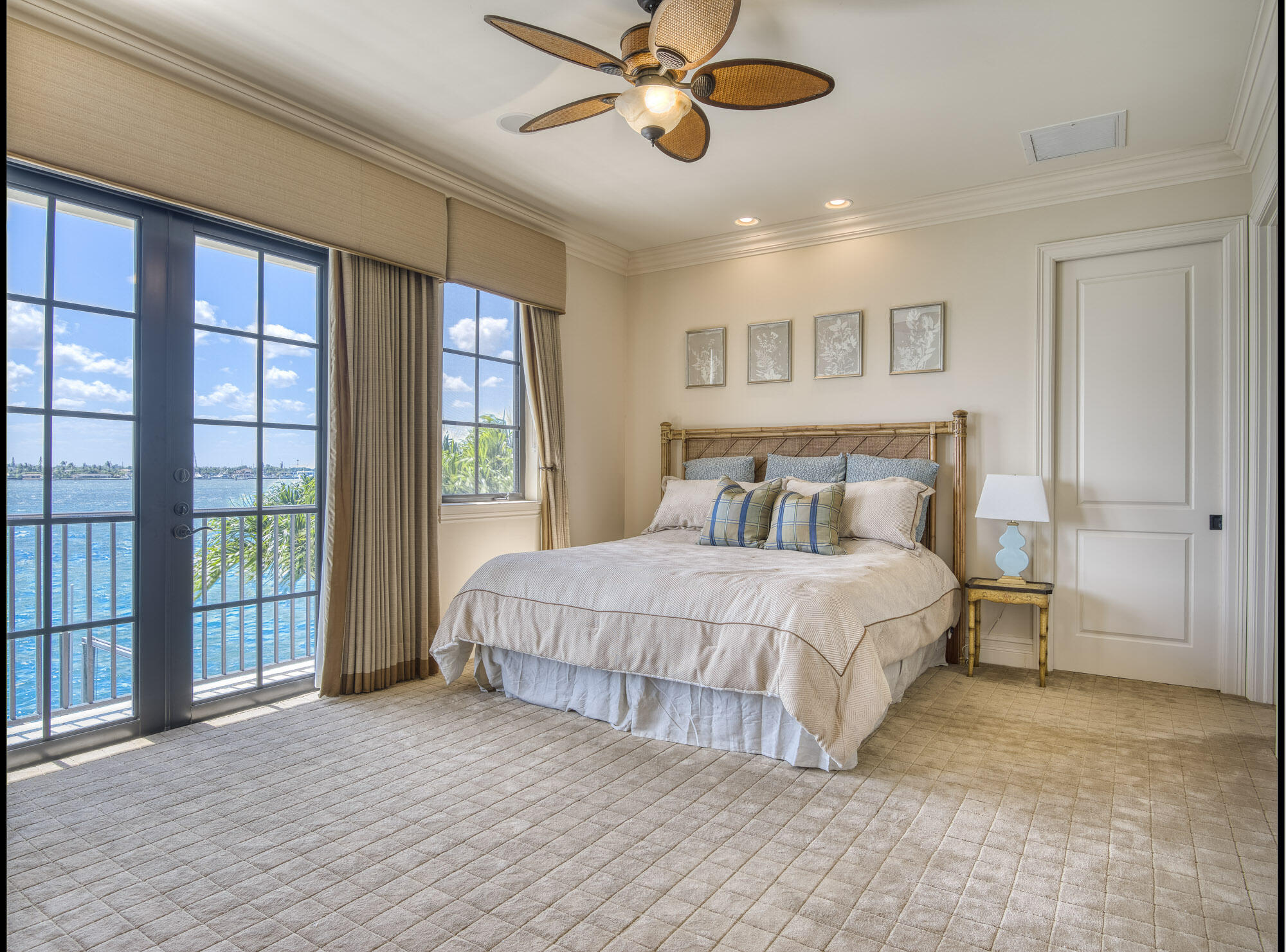 Yacht Harbor Manor - Residential