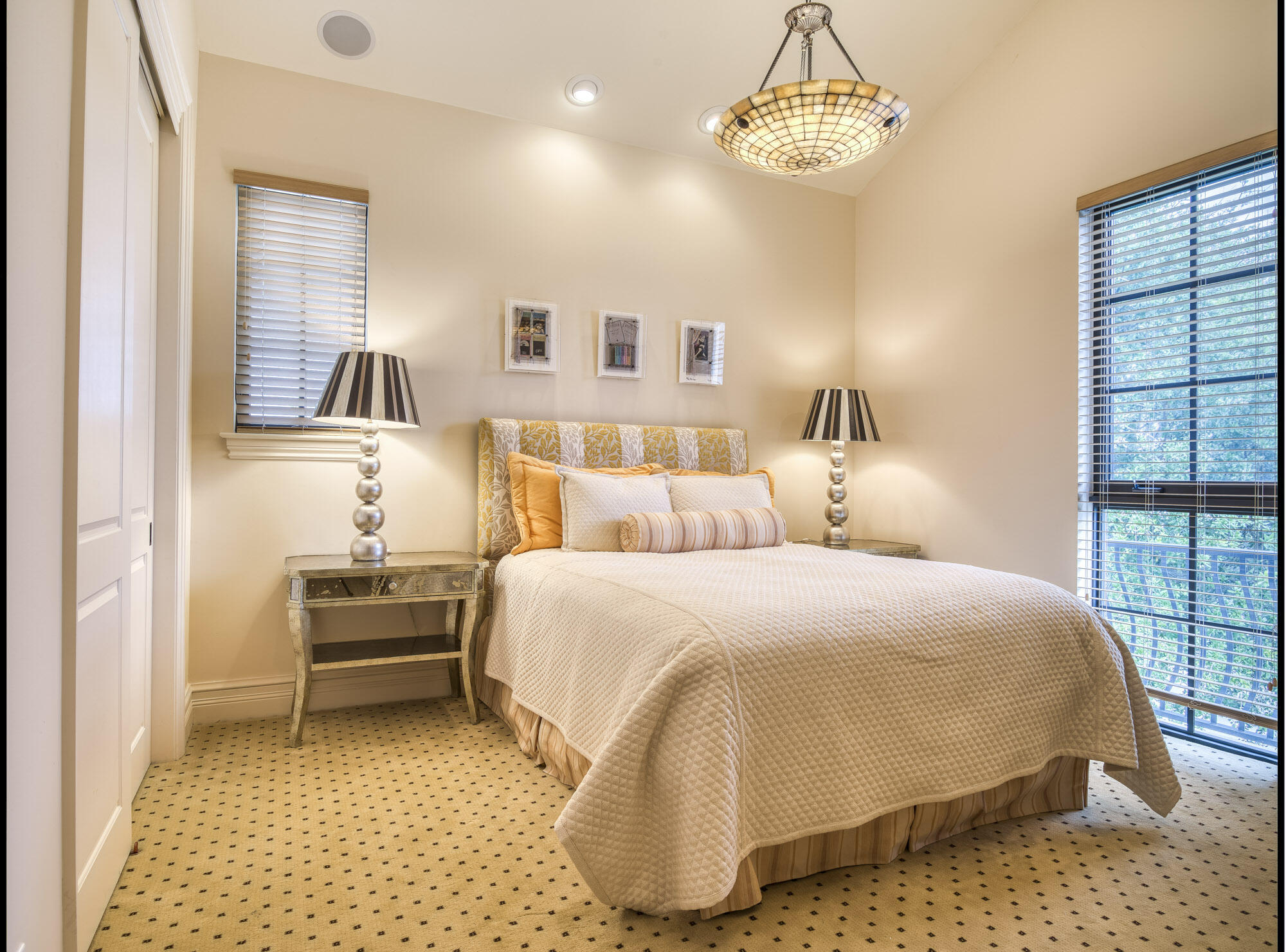 Yacht Harbor Manor - Residential