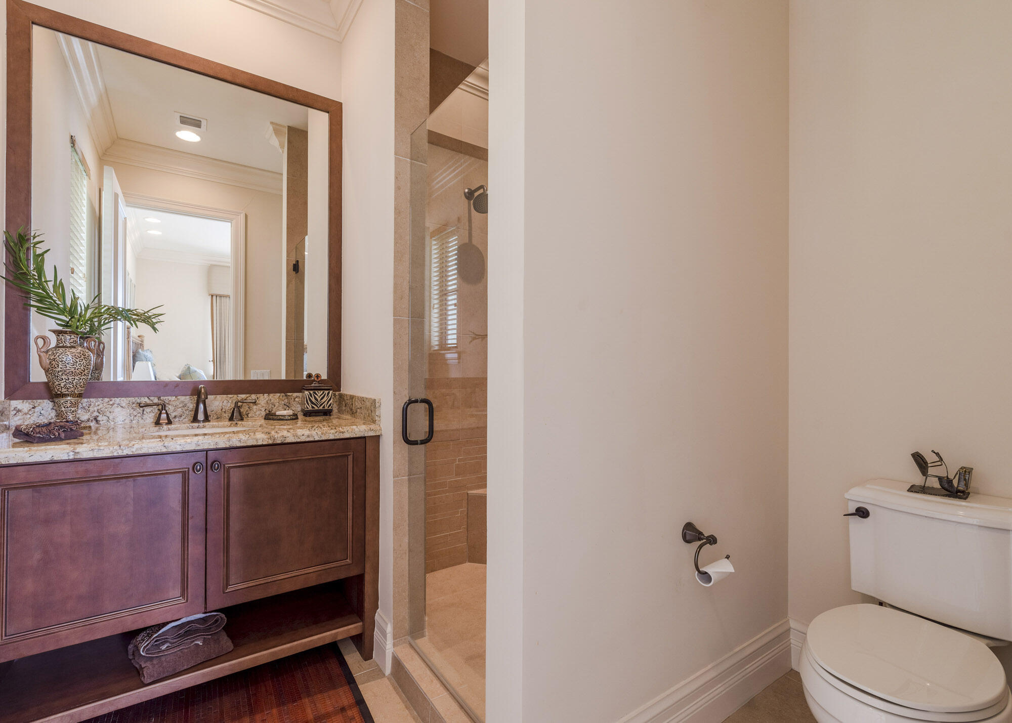 Yacht Harbor Manor - Residential