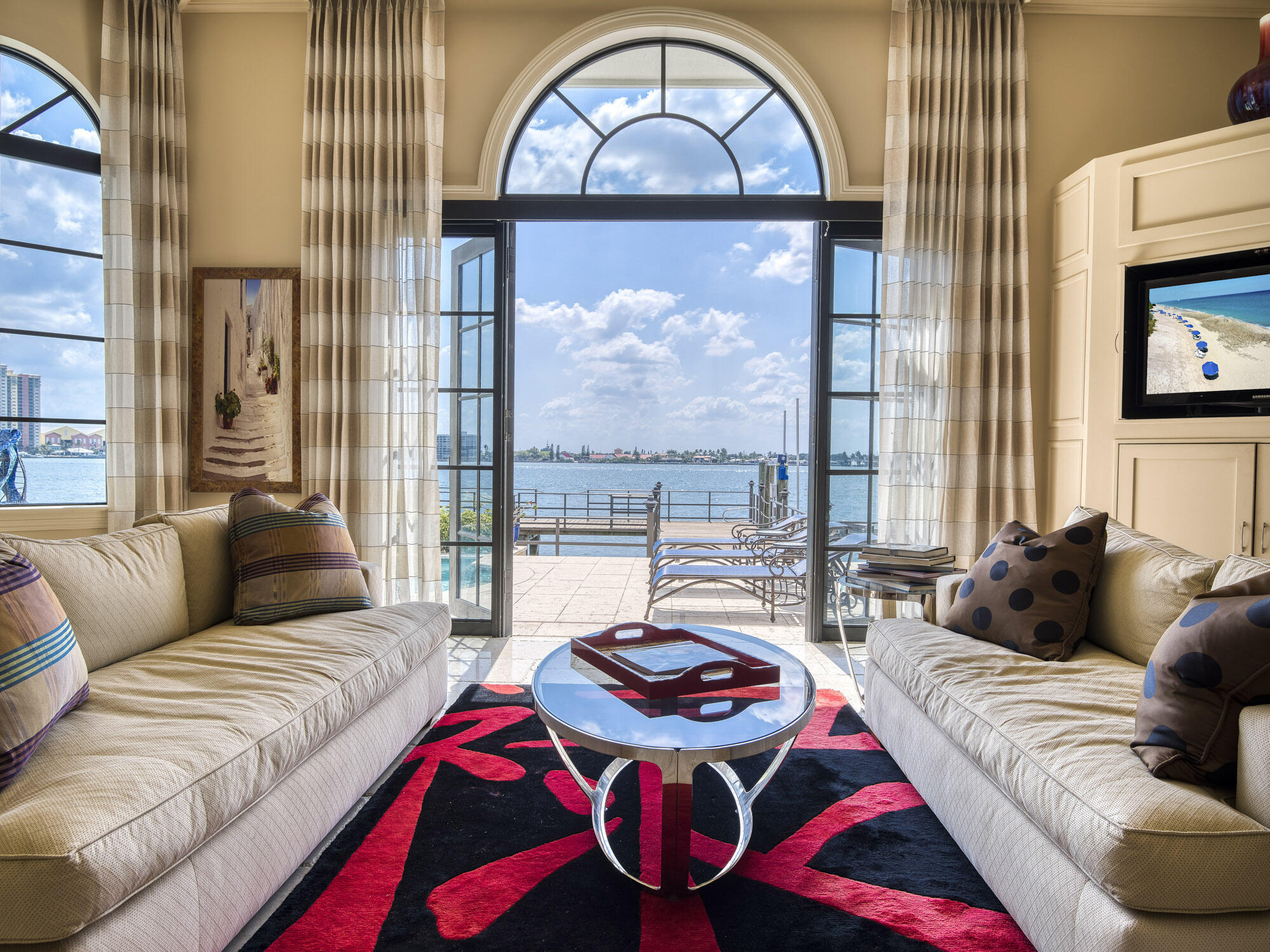 Yacht Harbor Manor - Residential