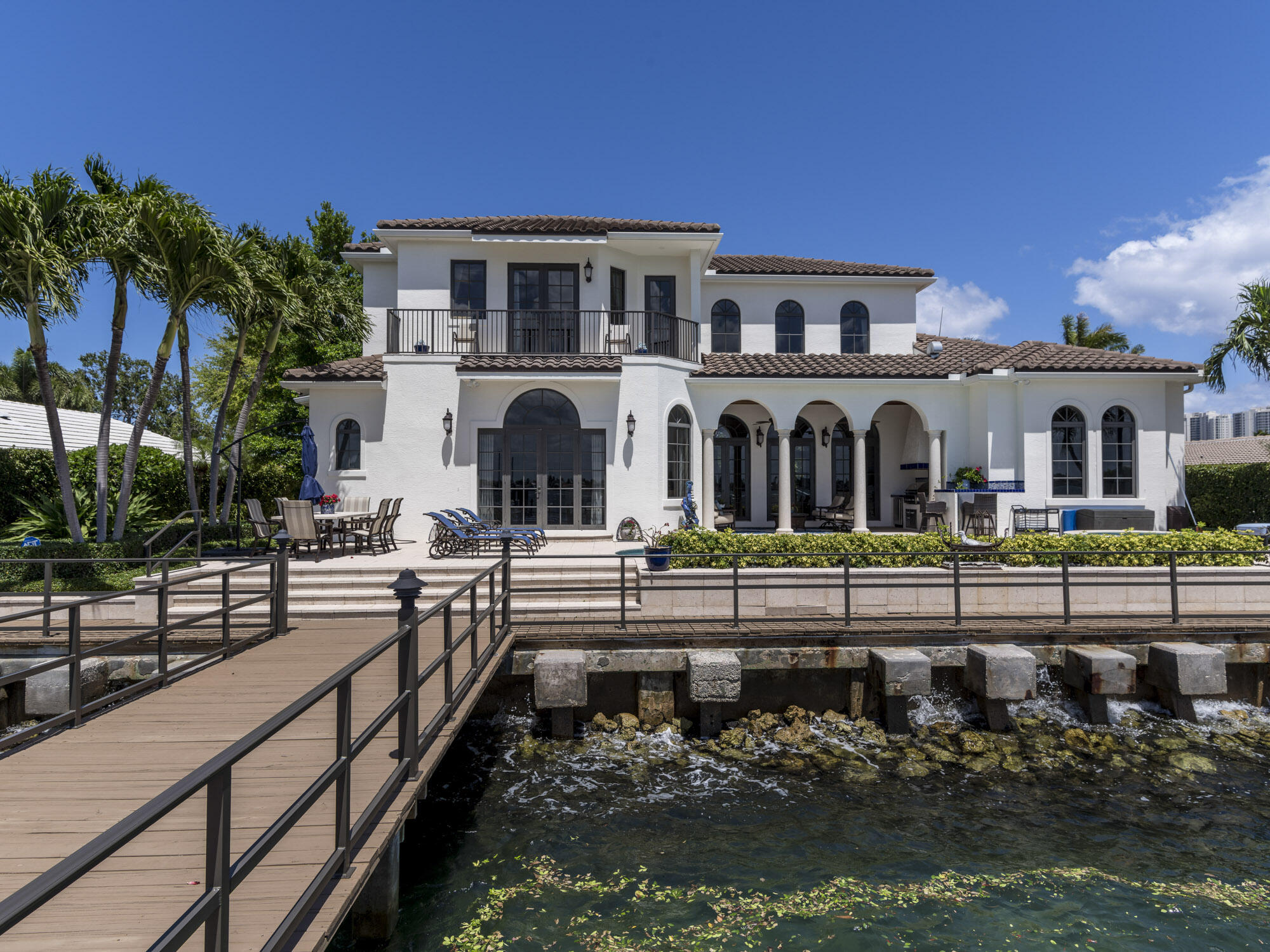 Yacht Harbor Manor - Residential